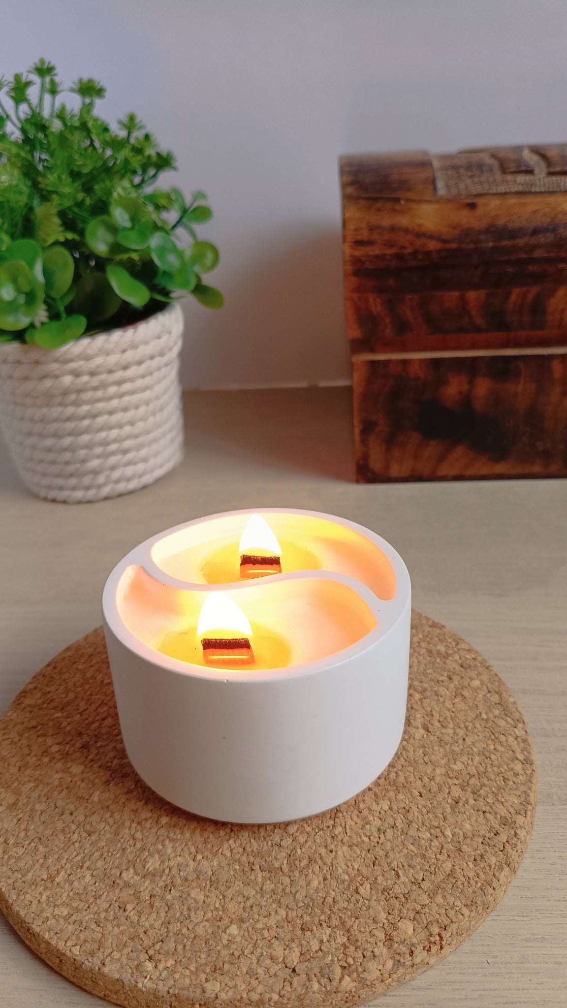 Vela aromática soja Yin Yang ámbar y sándalo mecha madera - EcoFlame
